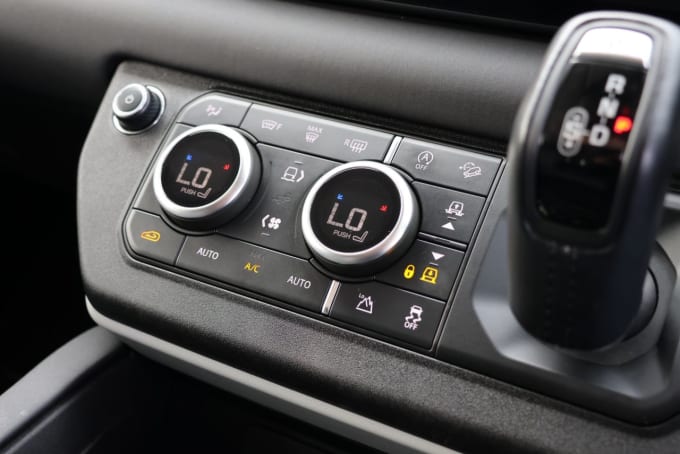 2025 Land Rover Defender