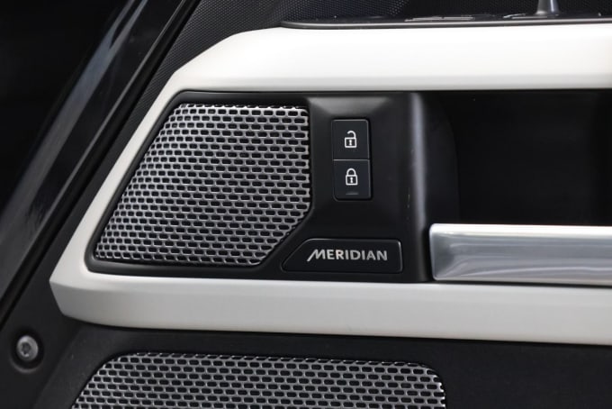 2025 Land Rover Defender