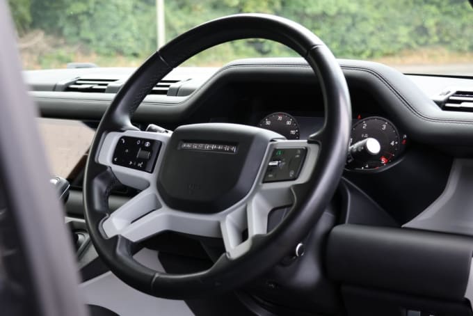 2025 Land Rover Defender