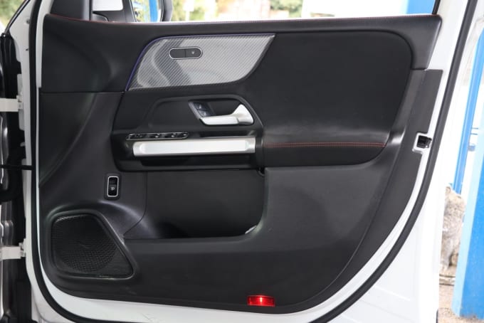 2025 Mercedes-benz Glb
