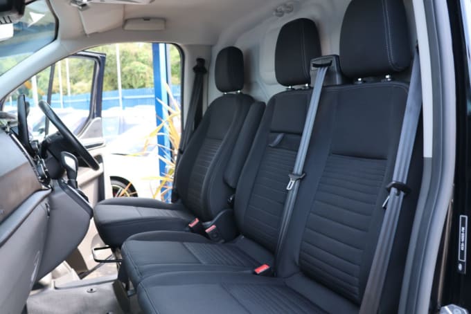 2025 Ford Transit Custom