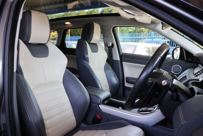 2025 Land Rover Range Rover Evoque