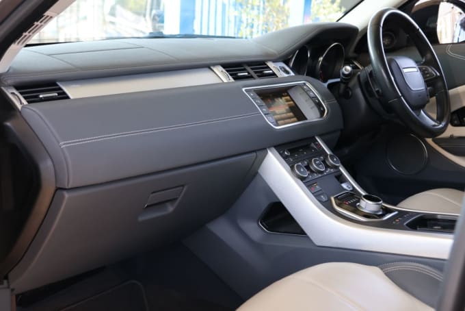 2025 Land Rover Range Rover Evoque