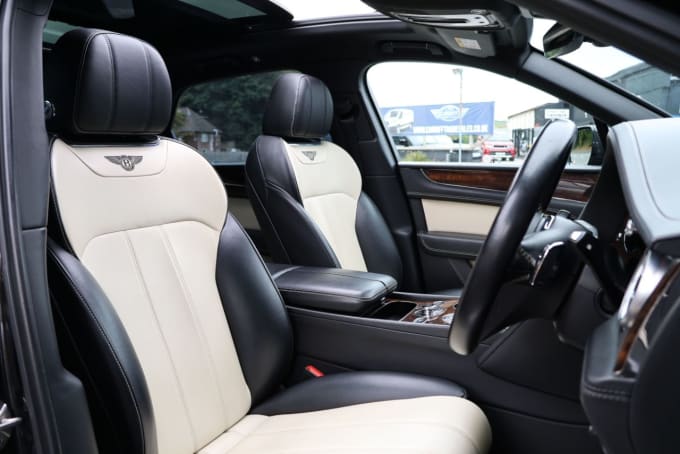 2025 Bentley Bentayga