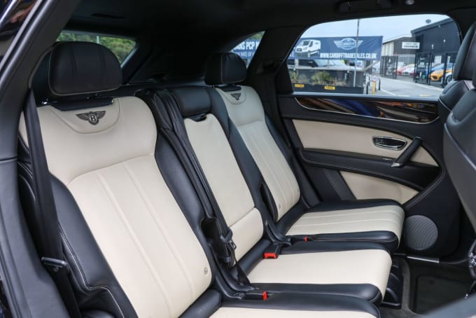 2025 Bentley Bentayga