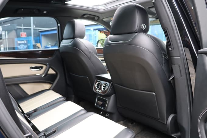 2025 Bentley Bentayga