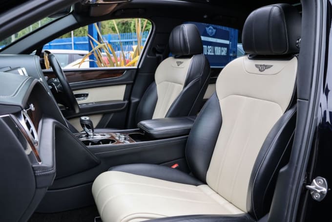 2025 Bentley Bentayga