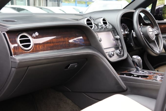 2025 Bentley Bentayga