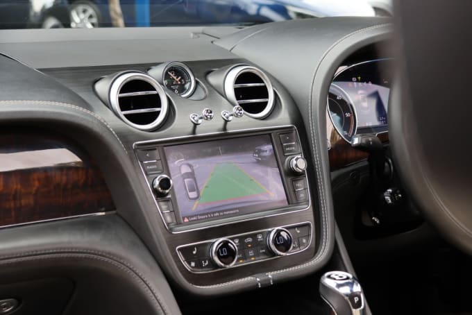 2025 Bentley Bentayga