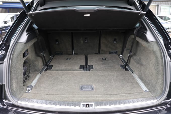 2025 Bentley Bentayga