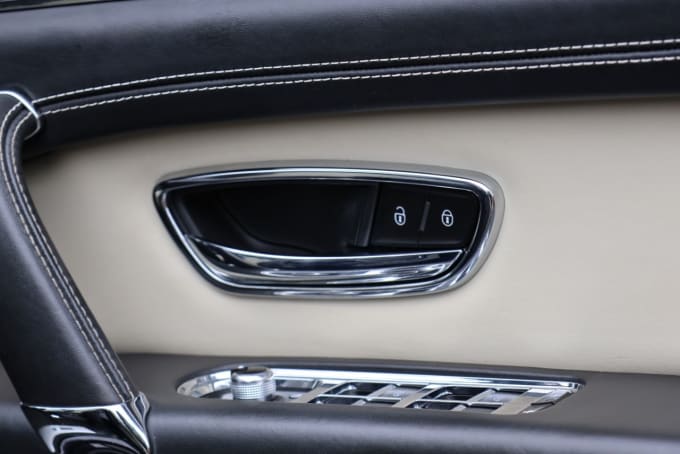 2025 Bentley Bentayga