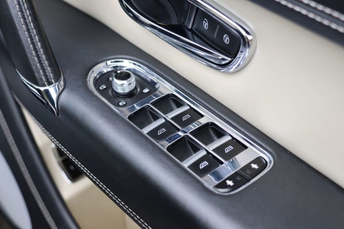 2025 Bentley Bentayga