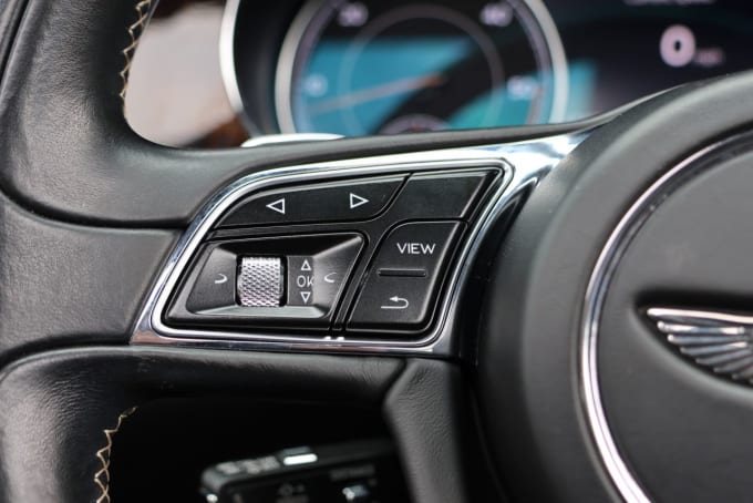 2025 Bentley Bentayga