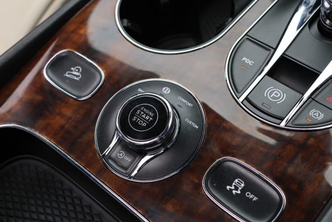 2025 Bentley Bentayga
