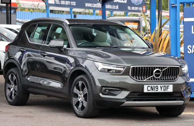 2025 Volvo Xc40