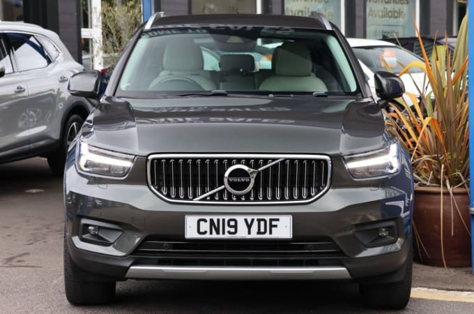 2025 Volvo Xc40