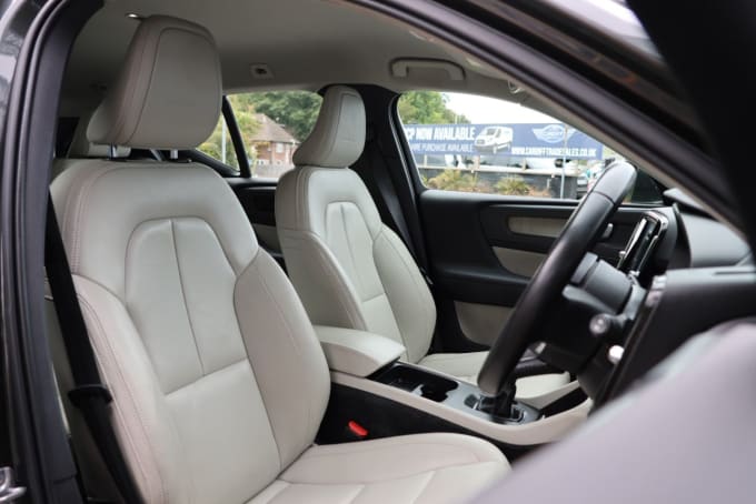 2025 Volvo Xc40