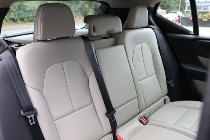 2025 Volvo Xc40