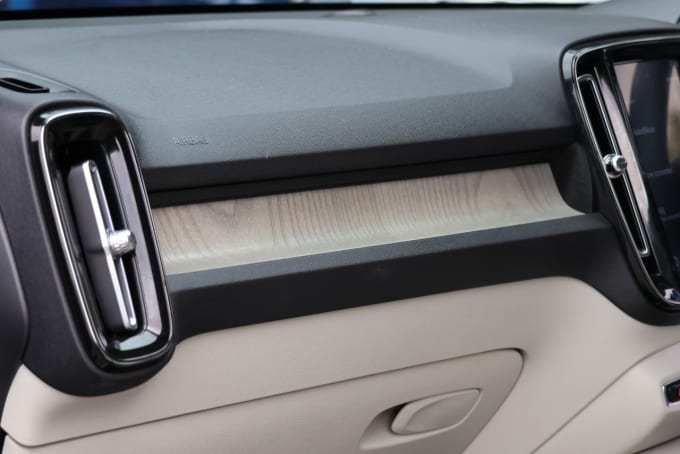 2025 Volvo Xc40