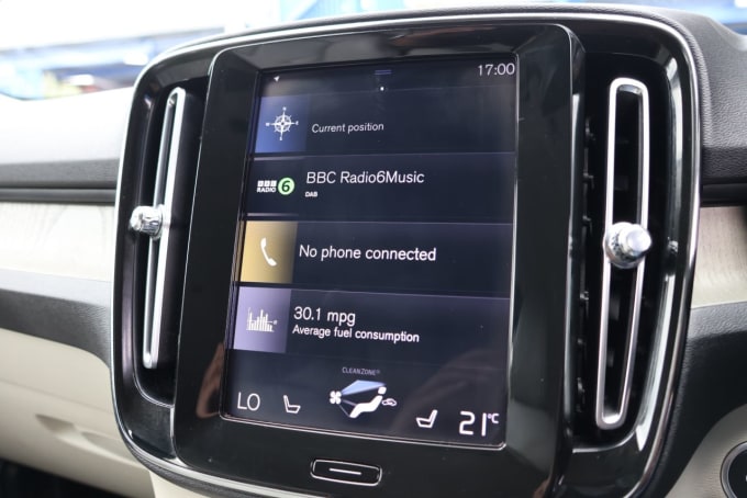 2025 Volvo Xc40