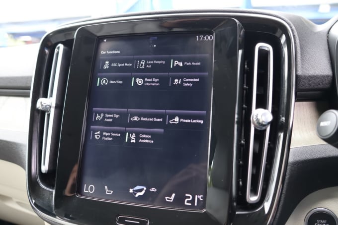 2025 Volvo Xc40