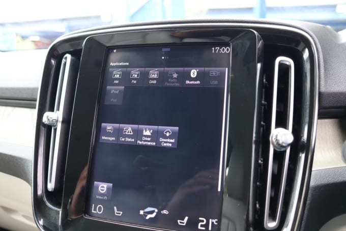 2025 Volvo Xc40