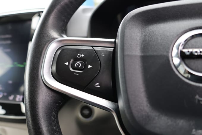 2025 Volvo Xc40