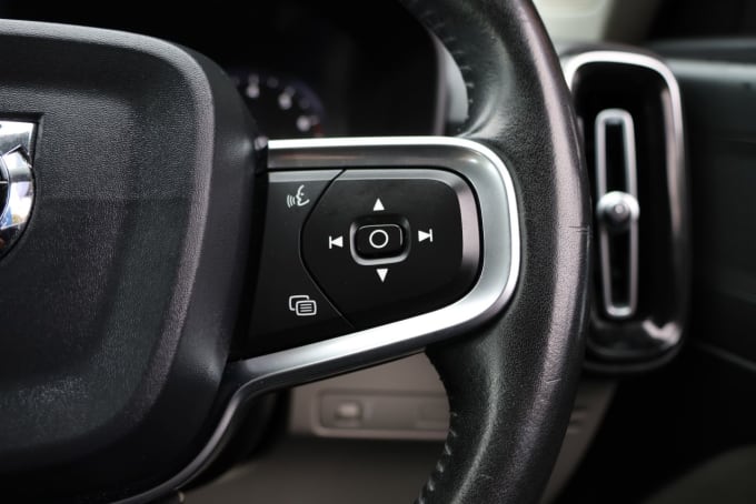 2025 Volvo Xc40