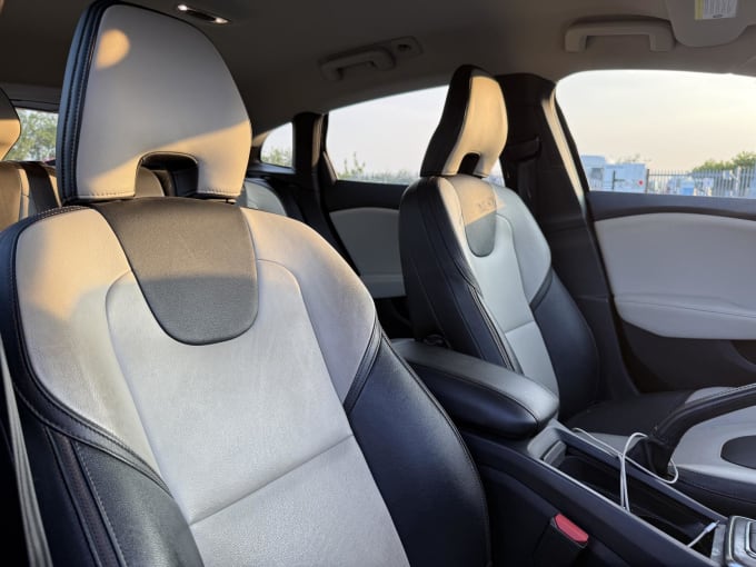 2014 Volvo V40 Cross Country