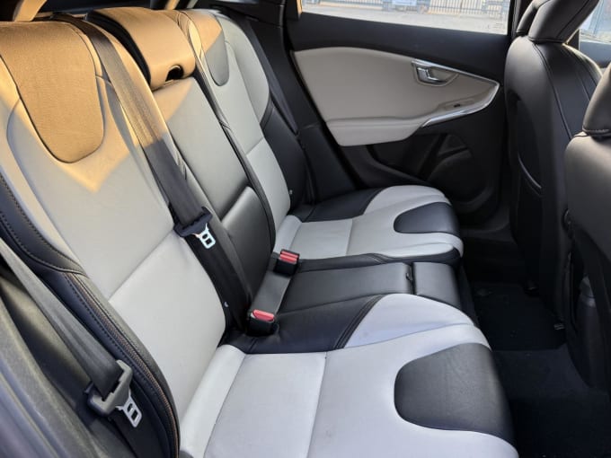 2014 Volvo V40 Cross Country
