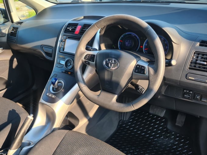 2012 Toyota Auris