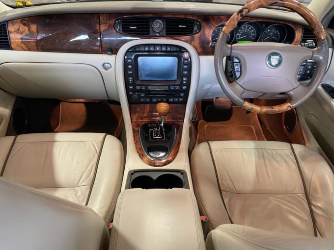 2025 Jaguar Xj