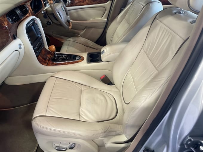 2025 Jaguar Xj