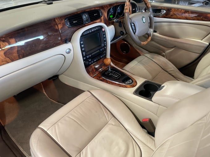 2025 Jaguar Xj