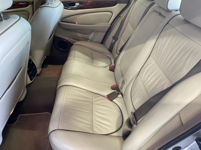 2025 Jaguar Xj