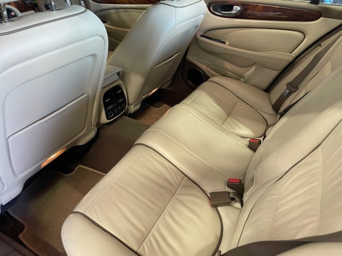 2025 Jaguar Xj