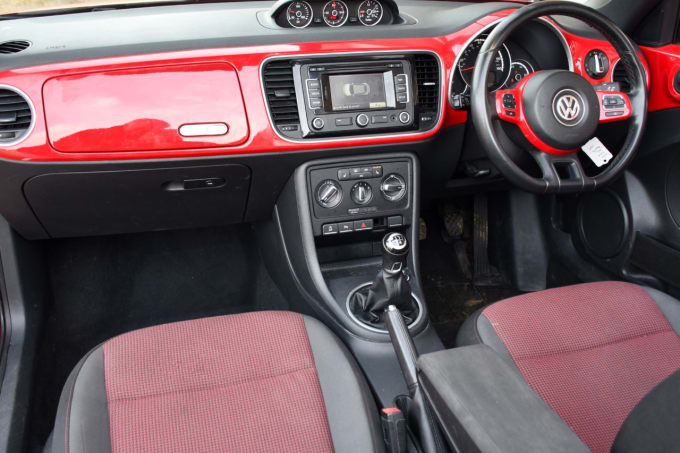 2025 Volkswagen Beetle