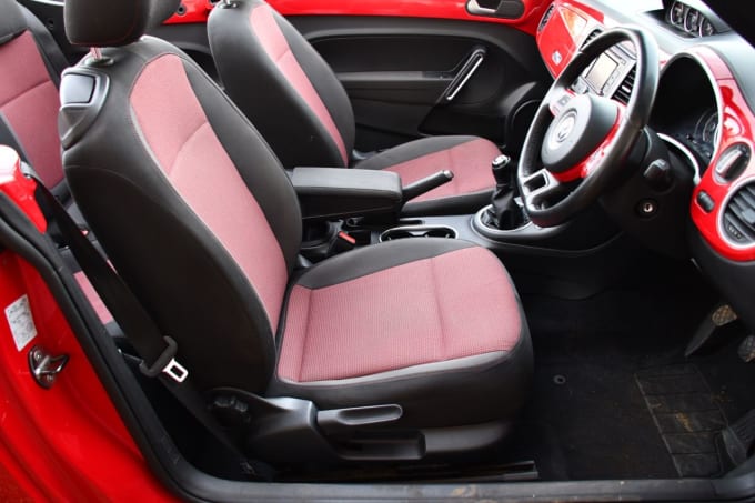 2025 Volkswagen Beetle