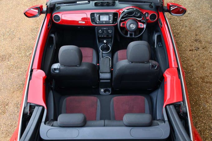 2025 Volkswagen Beetle