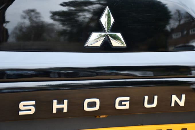 2015 Mitsubishi Shogun