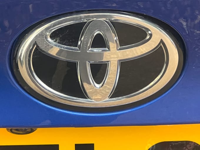 2025 Toyota C-hr