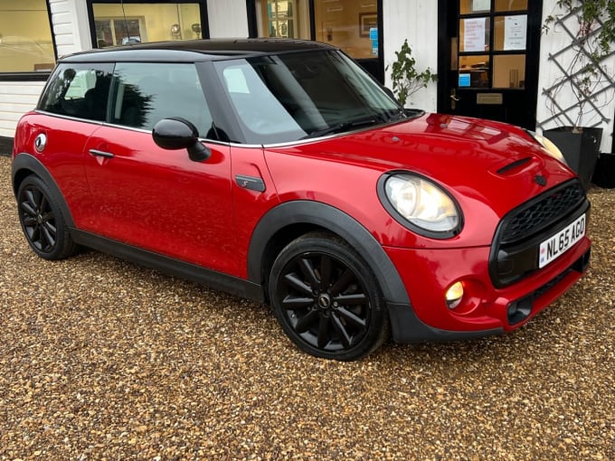 2025 Mini Hatch