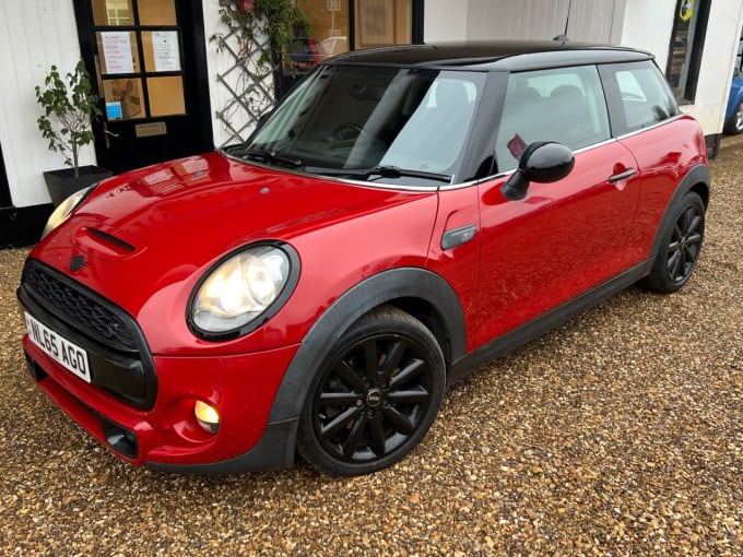 2025 Mini Hatch