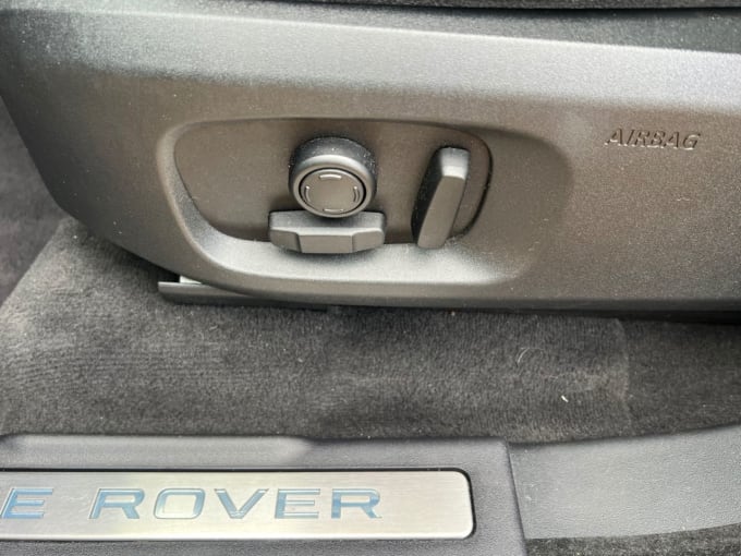 2025 Land Rover Range Rover Evoque