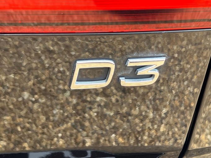 2025 Volvo V60
