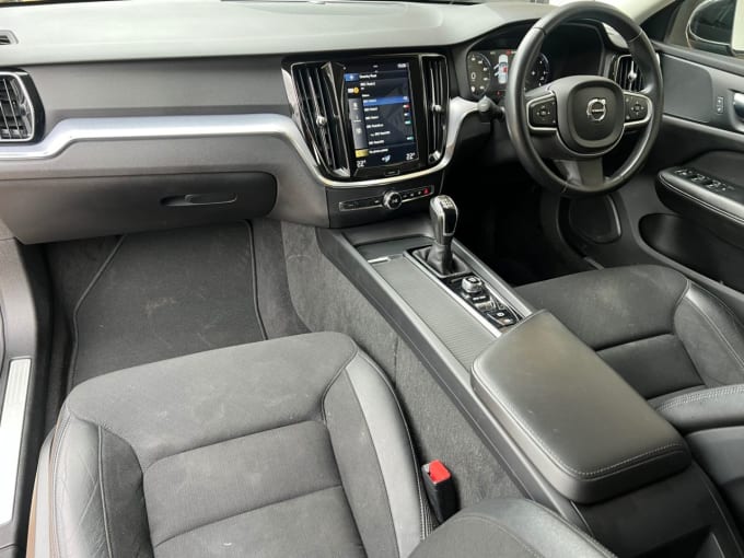 2025 Volvo V60