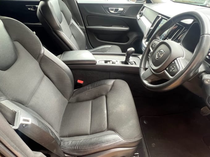 2025 Volvo V60
