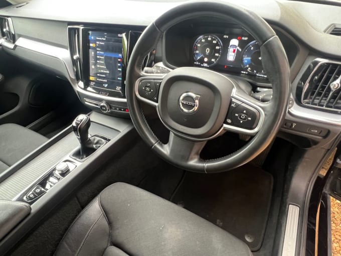 2025 Volvo V60