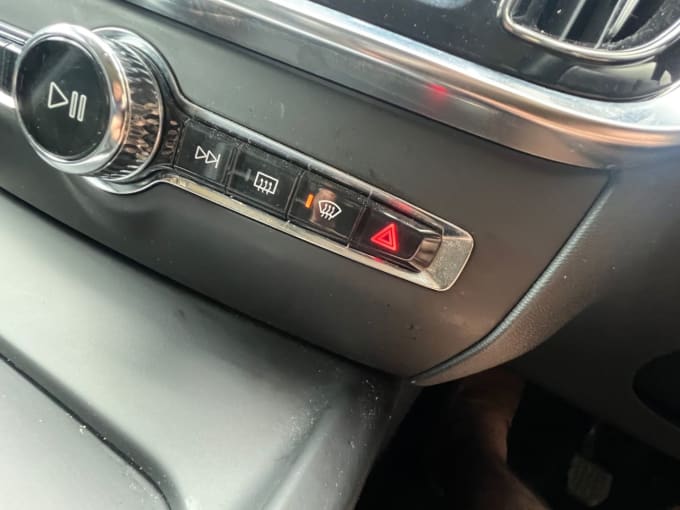 2025 Volvo V60