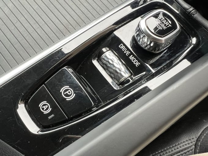 2025 Volvo V60